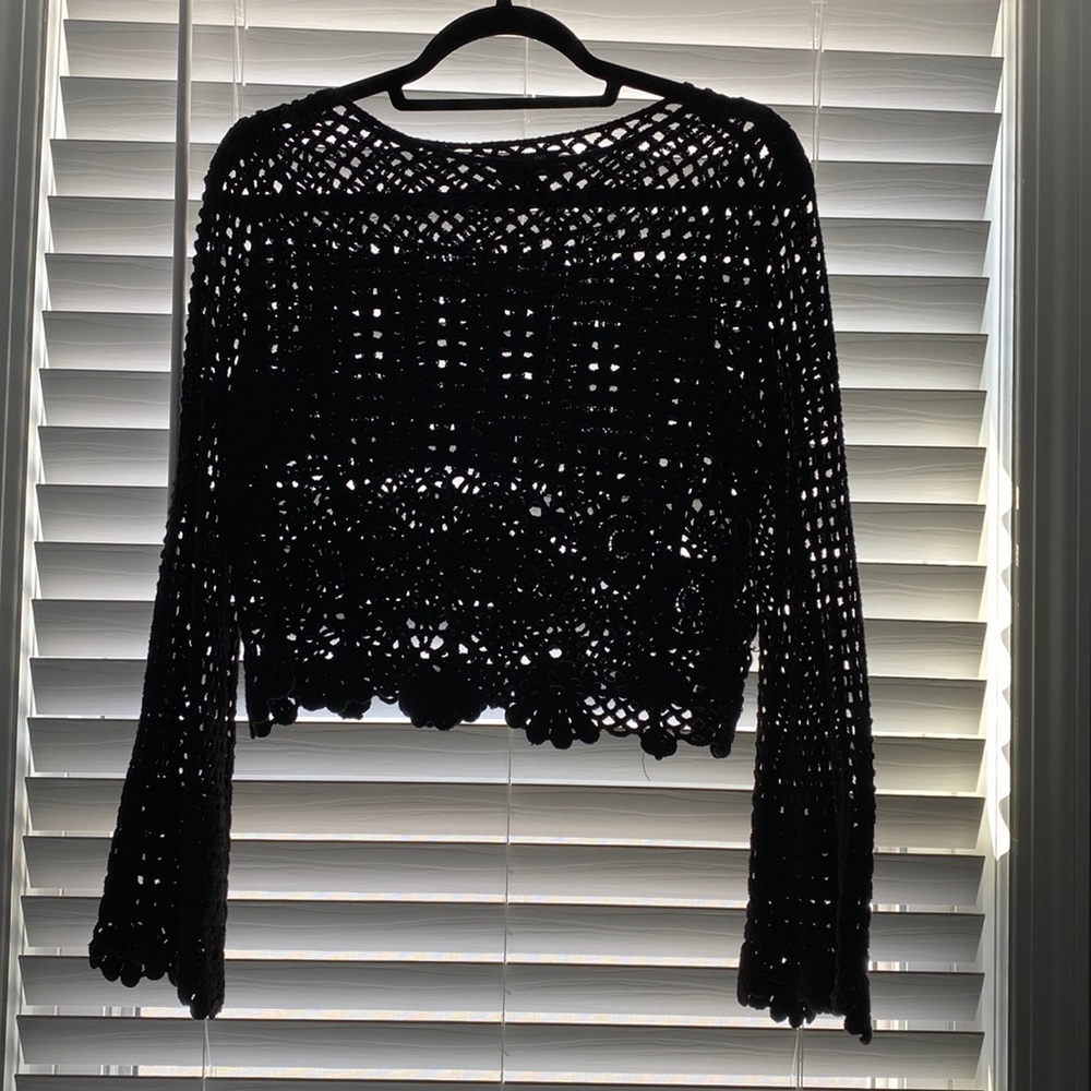Crochet longsleeve crop top